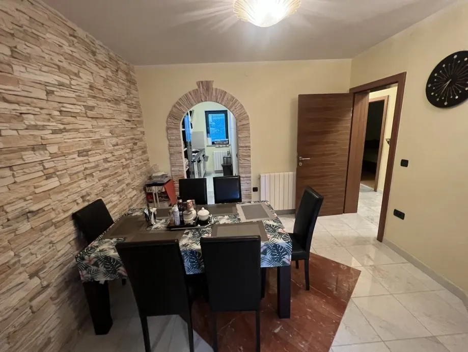 predivna kuća s tri apartmana u centru grada, 150m od mora, opatija - slika 17