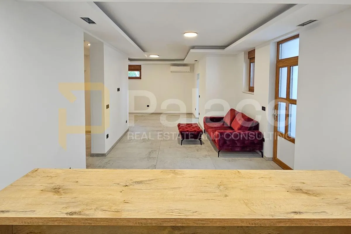 jedinstvena vila s bazenom u kaštel novom - slika 21