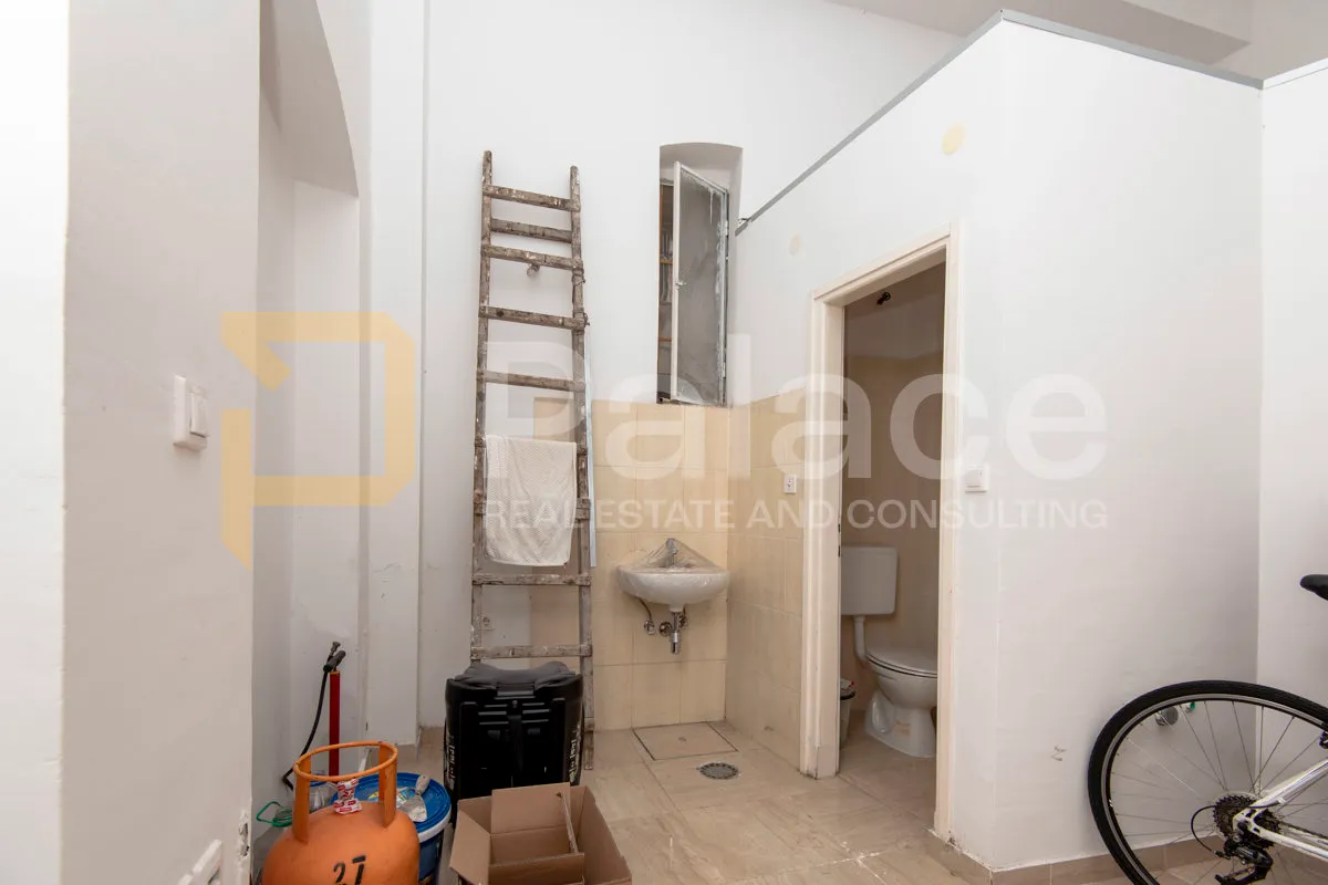zakup poslovnog prostora 91m2 - šibenik centar - slika 10