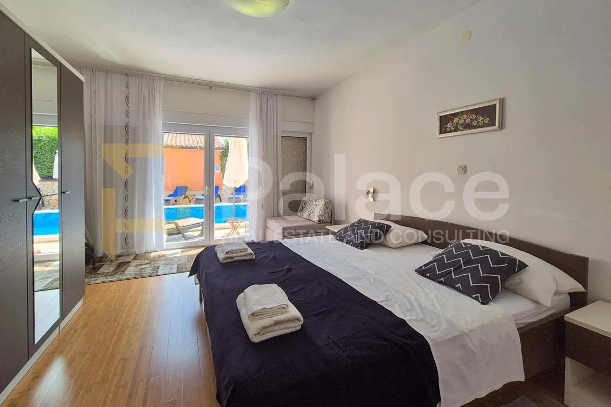 luksuzna vila s bazenom i jacuzzijem u blizini medulina - slika 8