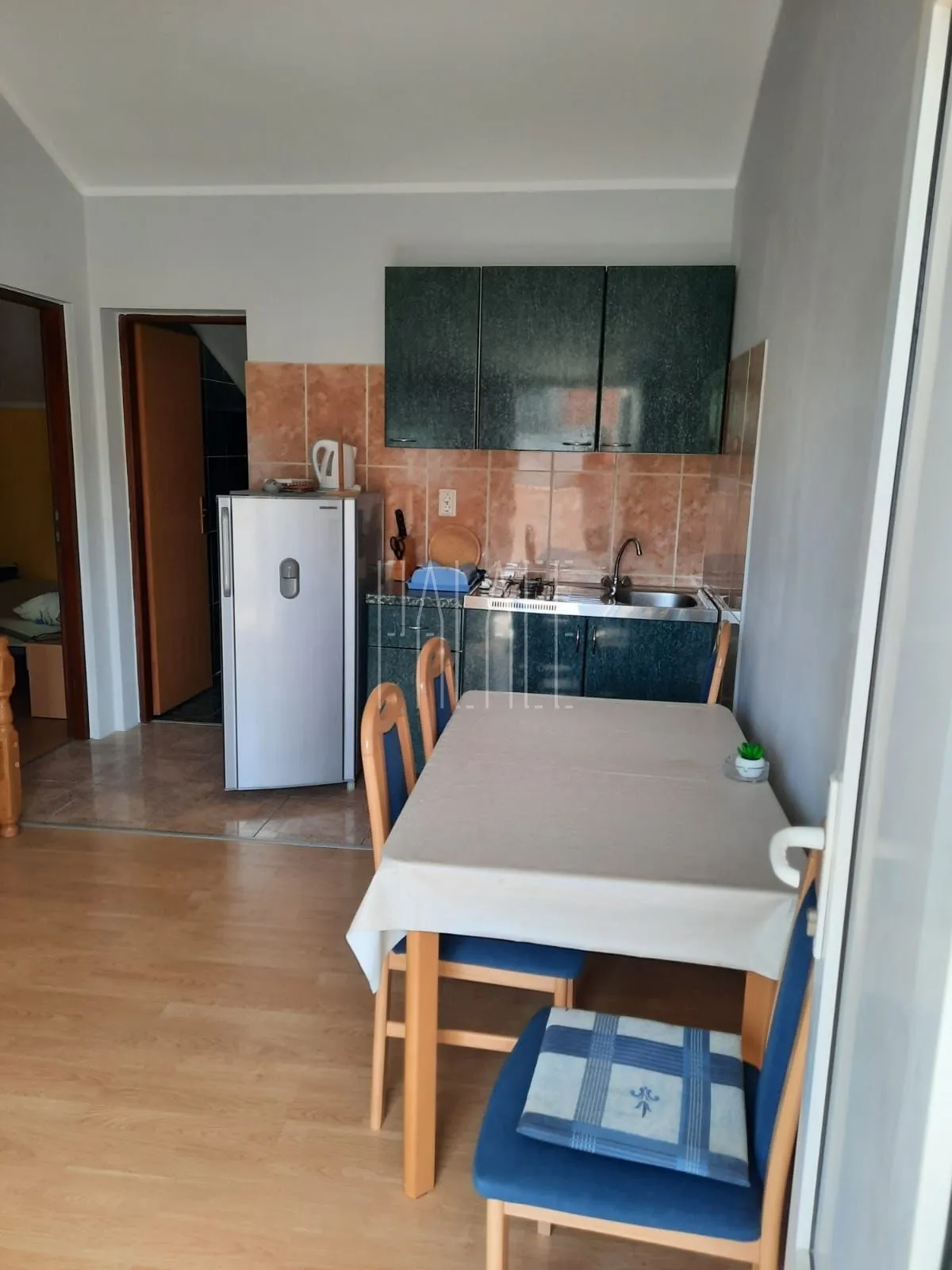 kuća s 3 stana i velikim dvorištem, gornji karin, 230.00 m2 - slika 15