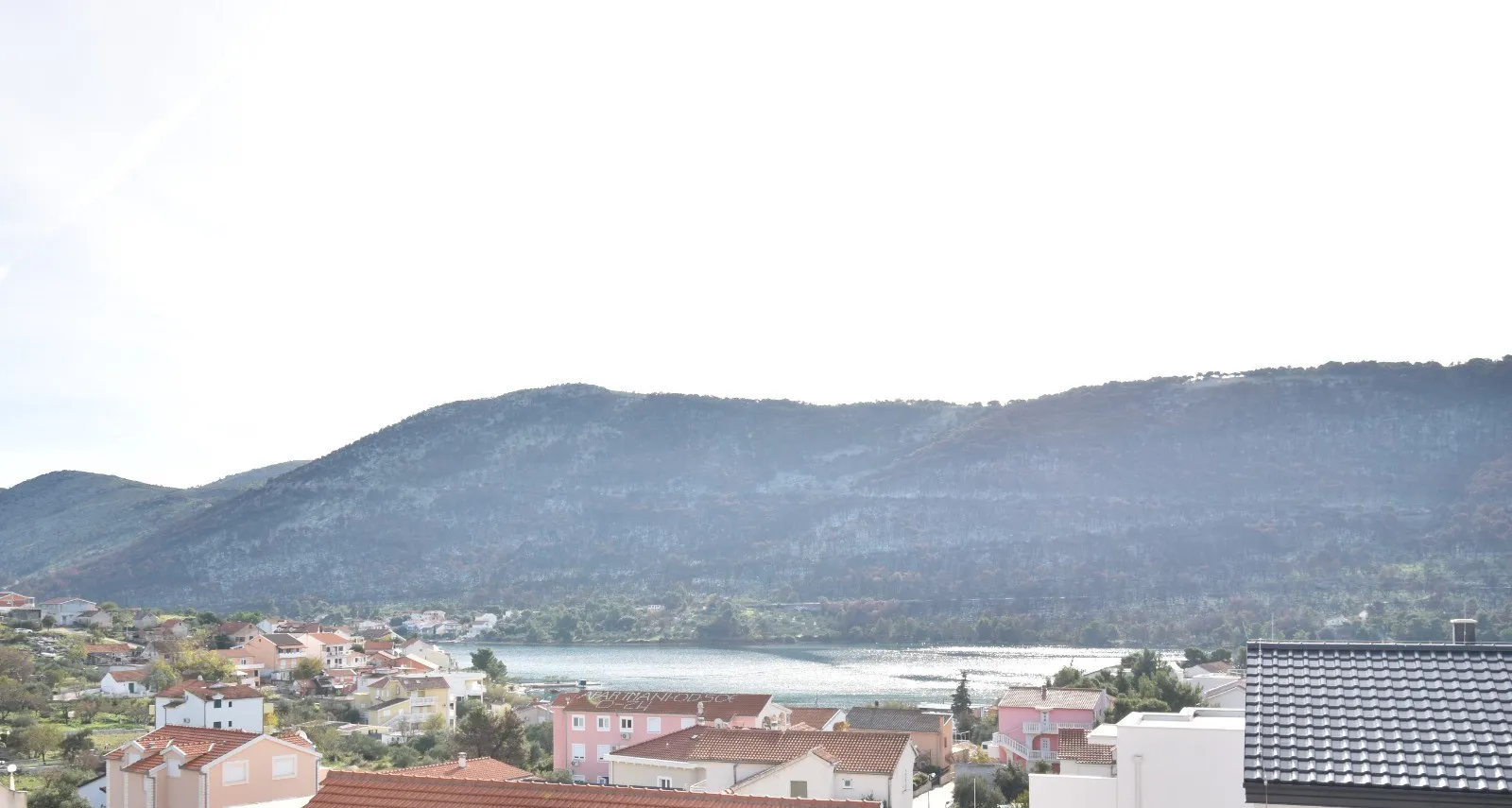 samostojeća kuća s apartmanima blizu plaže, grebaštica 270 m2 - slika 19