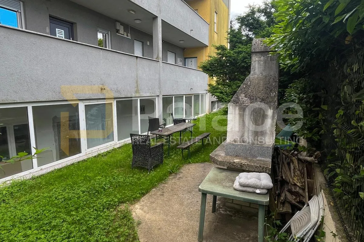 DVOSOBAN STAN SA DVORIŠTEM 42,42 m² - Zagreb, Siget