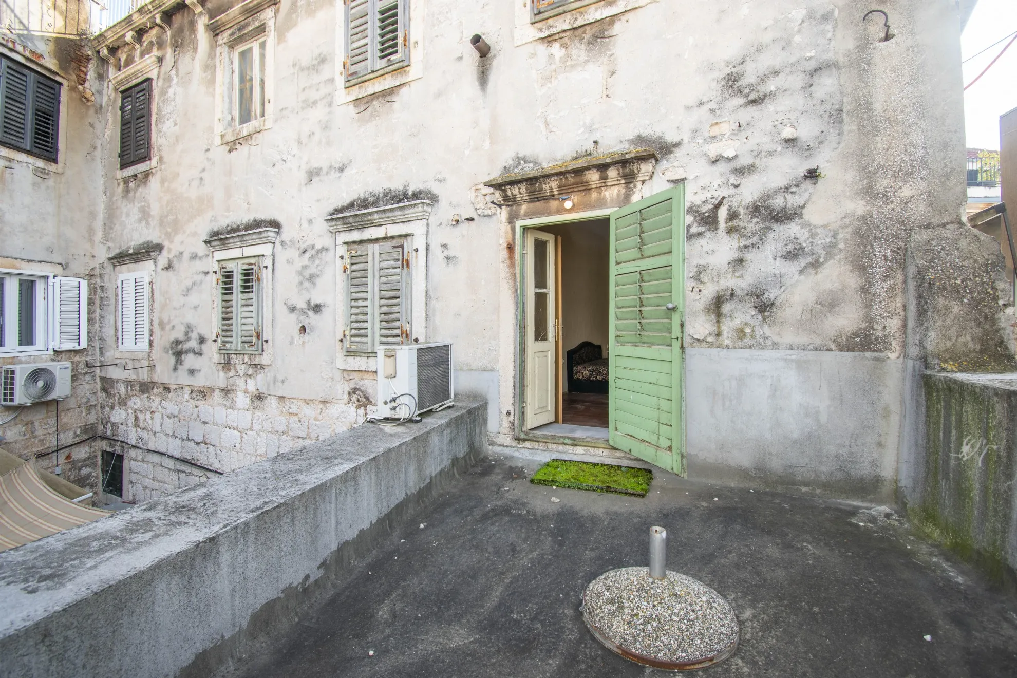 stan u centru grada, nadomak rive, šibenik, 80 m2 - slika 2