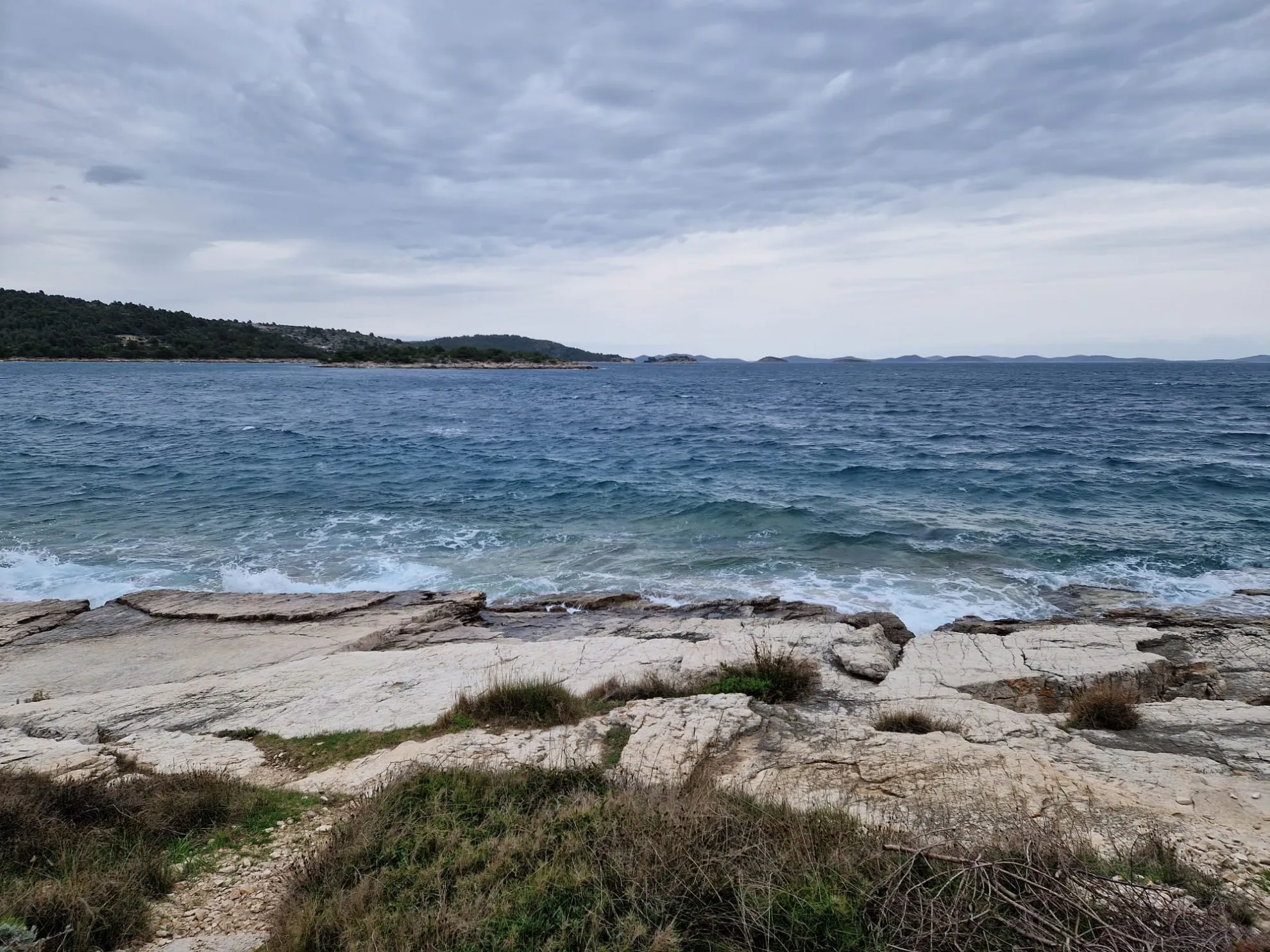 zemljište uz more, uvala kosirina, otok murter 966 m2 - slika 6