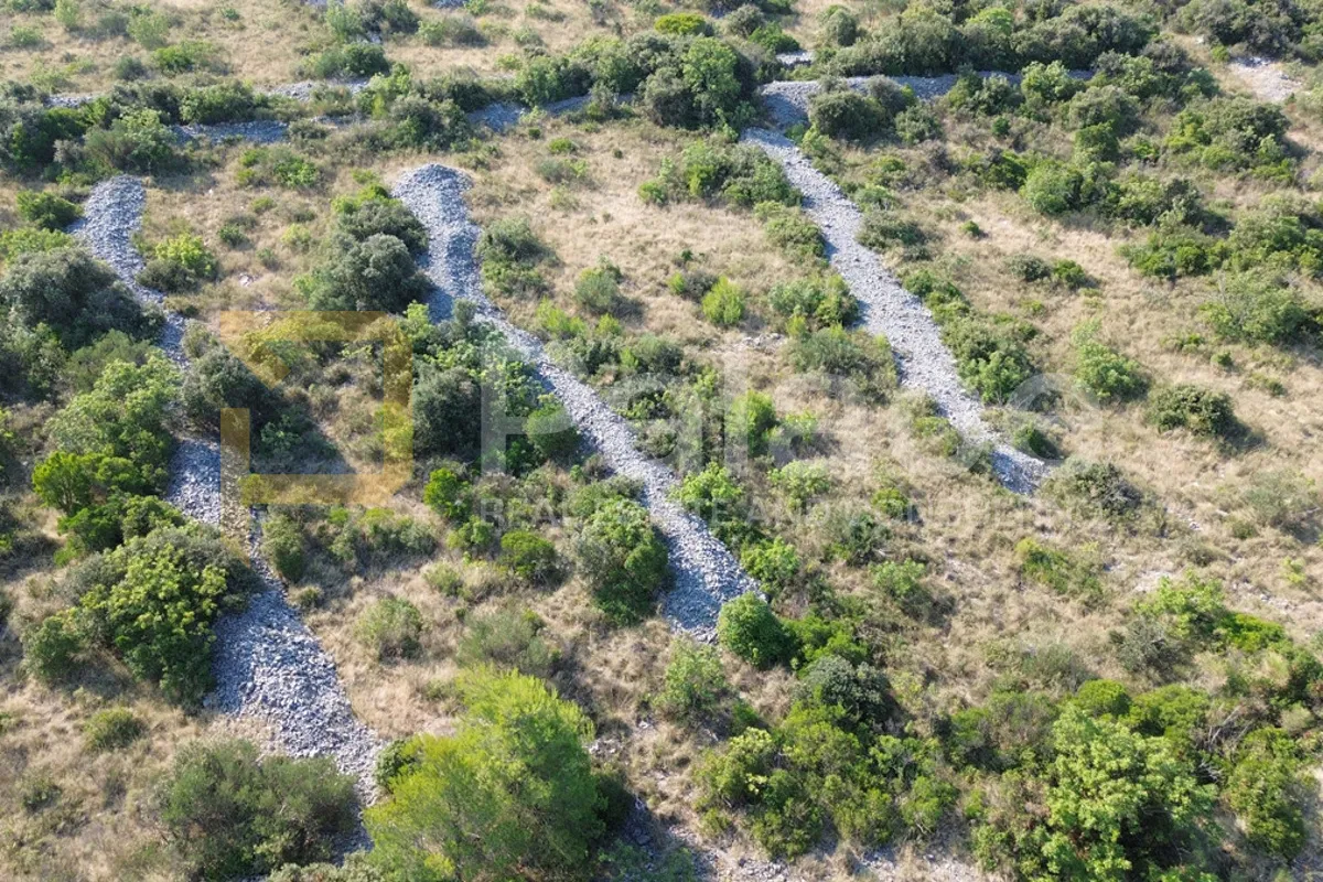 građevinsko zemljište površine 5428 m2 na brodarici - slika 3