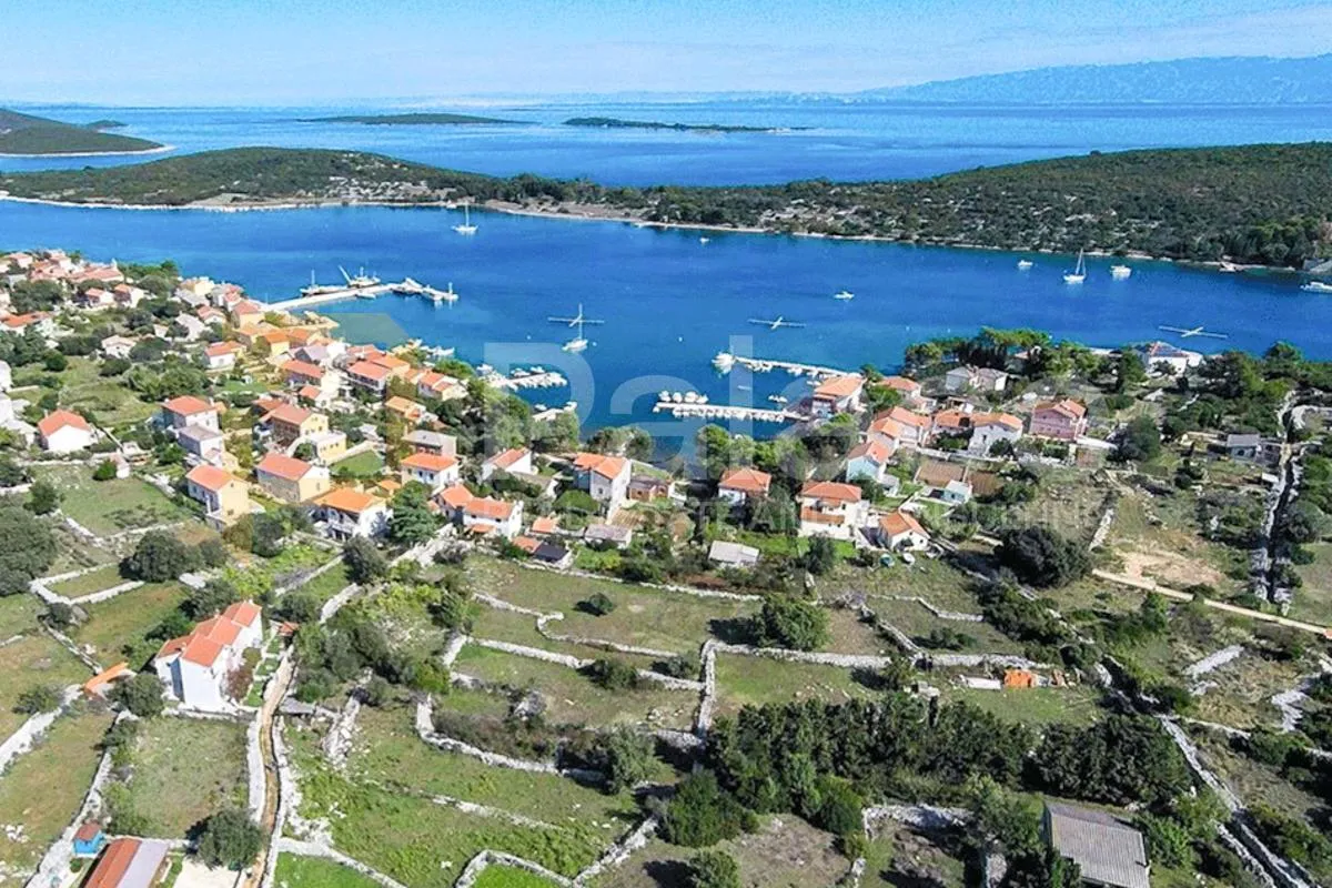 Ilovik, Mali Lošinj – građevinsko zemljište 675 m², 180 m od mora