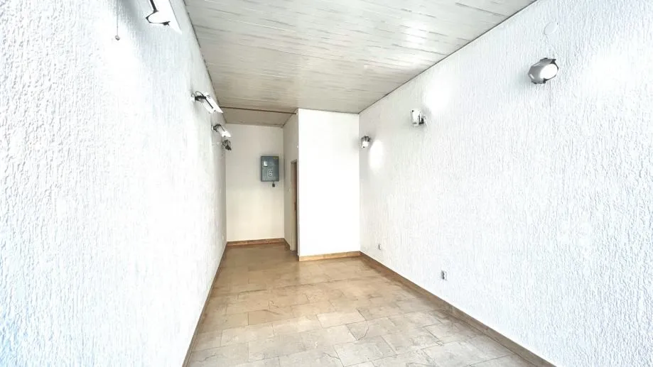 Poslovni prostor: Zagreb (Savica), ulični lokal, 20 m2, prodaja