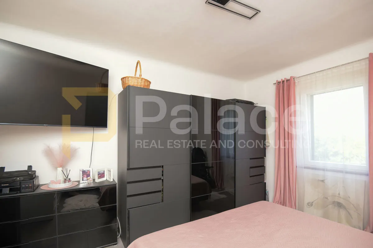 renoviran i skladno uređen stan u zgradi, mandalina 50 m2 - slika 6