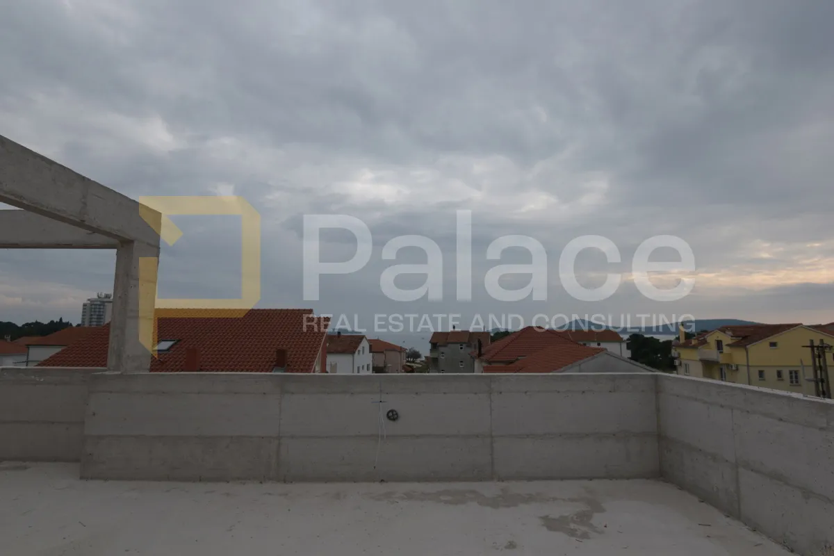 vodice: moderan stan s krovnom terasom i pogledom na more 171m2 - slika 7