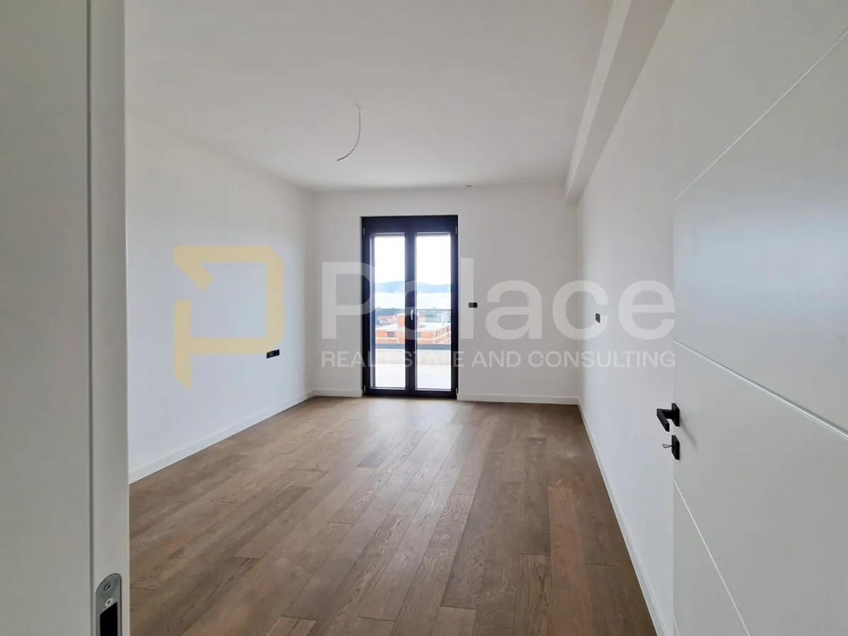 luksuzan penthouse s krovnom terasom i garažom - slika 4