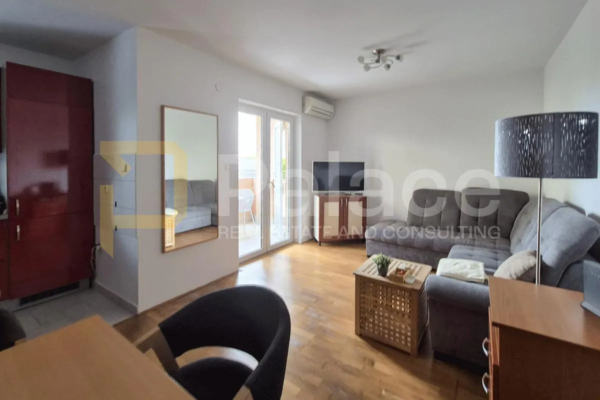malinska 2s+db 1. kat s vrtom, parkingom i pogledom na more 280.000 € - slika 2