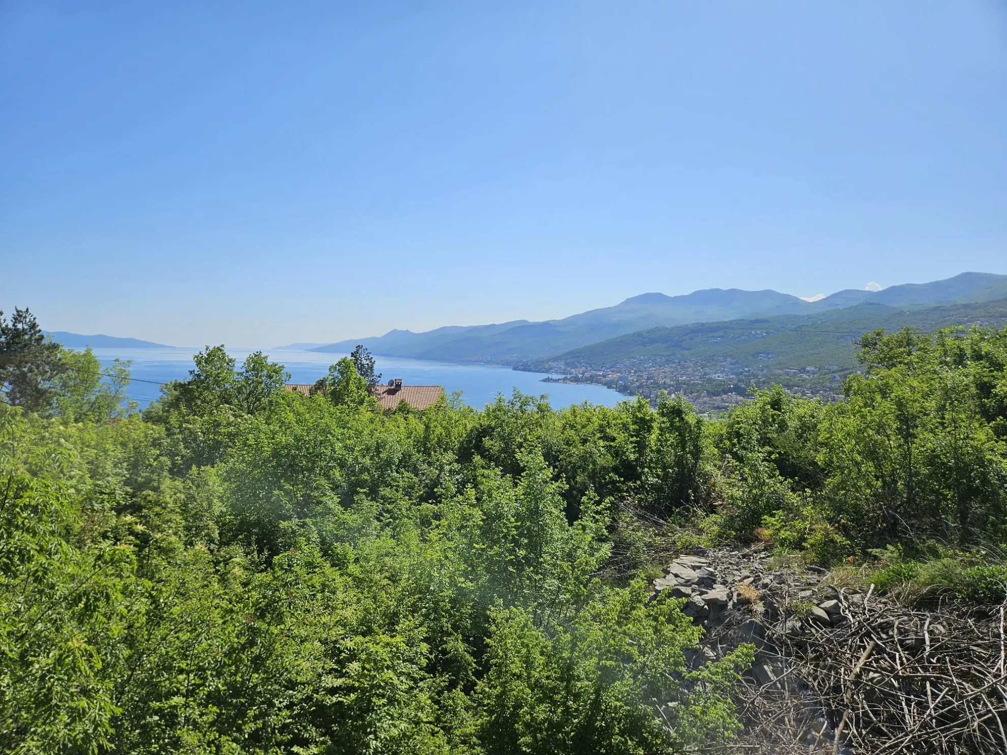 Građevinski teren s predivnim pogledom na Opatijsku rivijeru, Matulji - Kastav