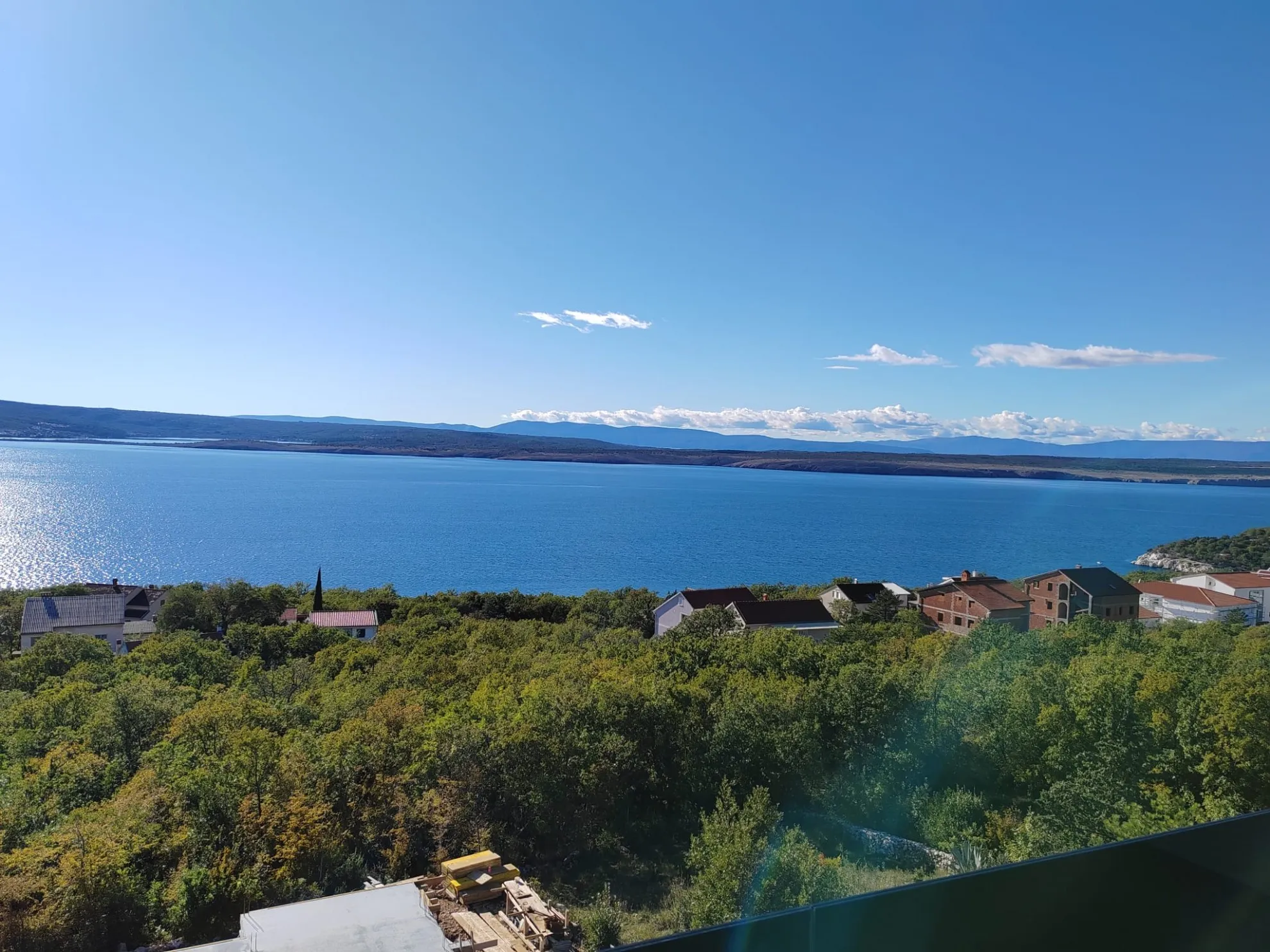 stan u novogradnji s predivnim pogledom na more, dramalj, 100m2 - slika 2
