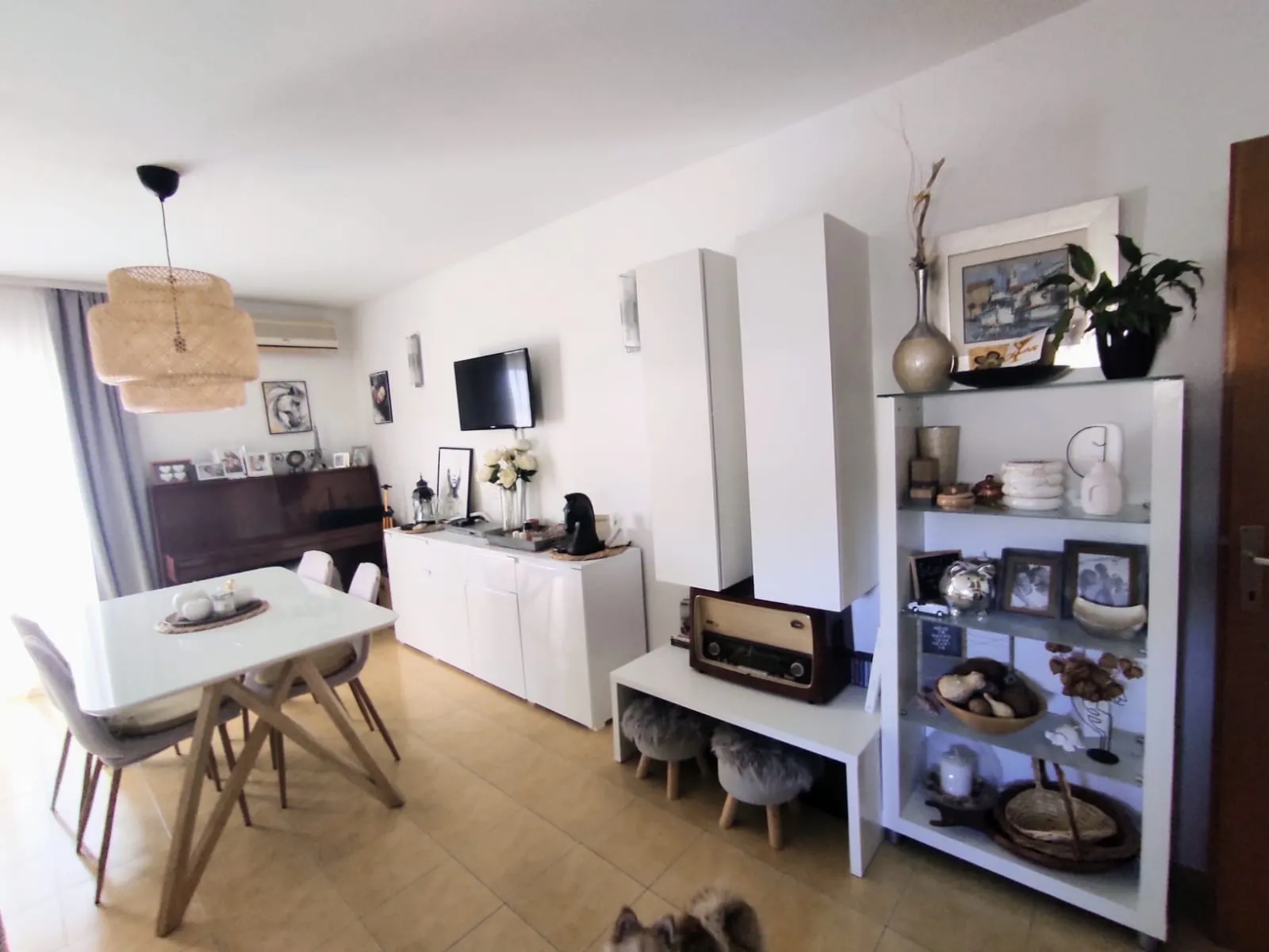 kaštel stari, prekrasan dvosoban stan, 80m2 - slika 2