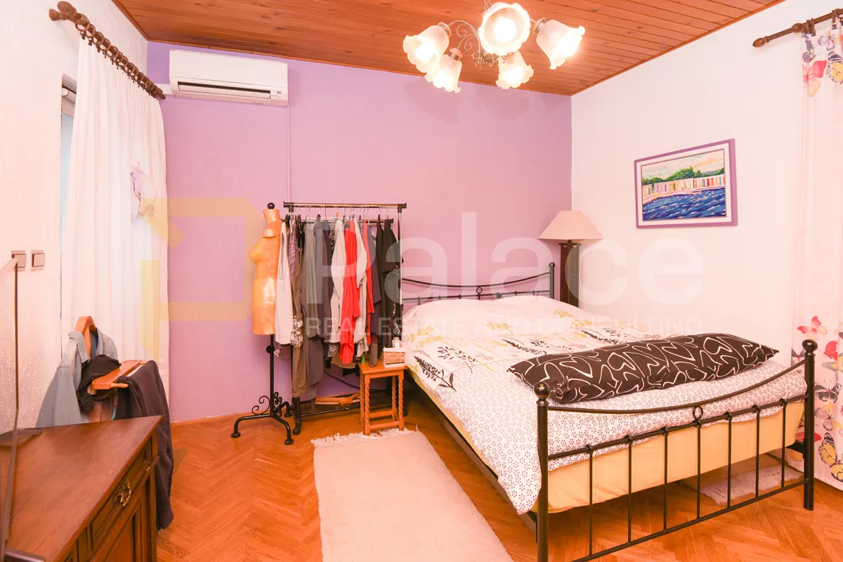 dvoetažni trosoban funkcionalan stan u centru šibenika s terasom,110m2 - slika 5