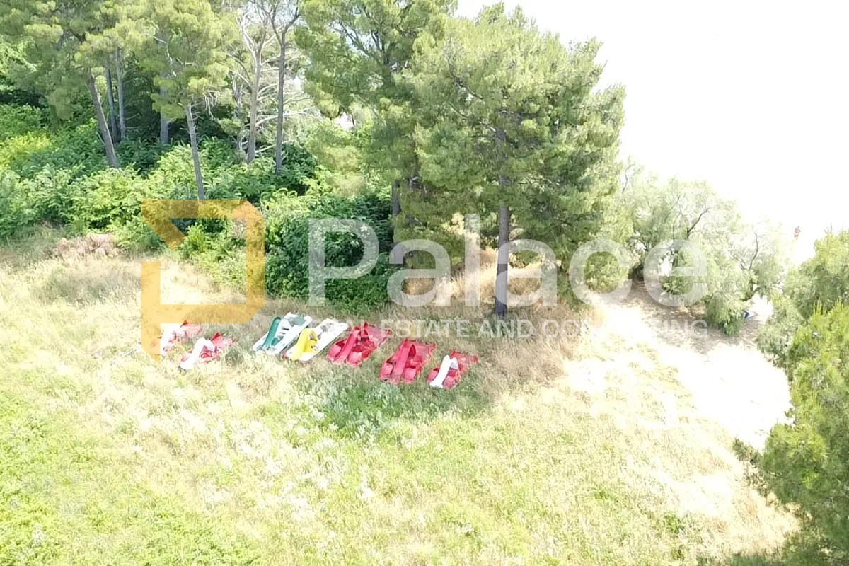 prvi red do mora građevinsko zemljište 1893m2 - slika 6