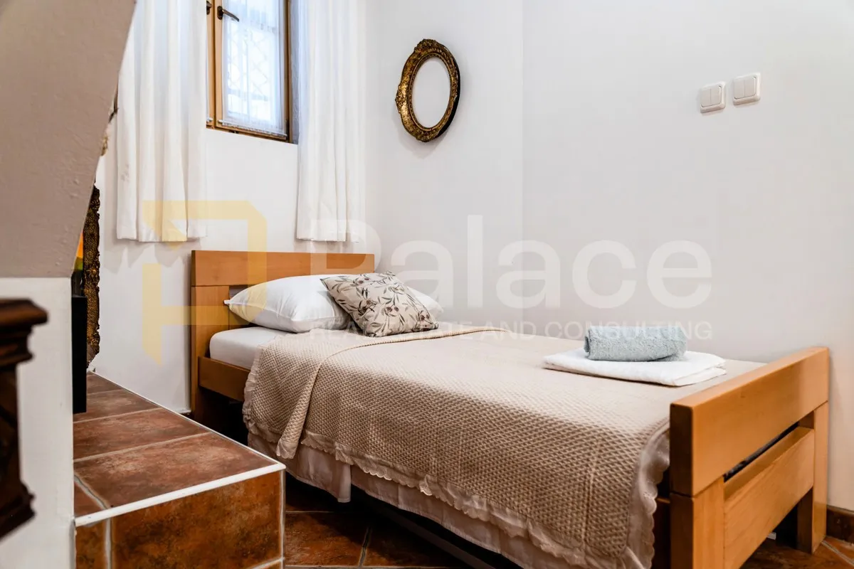 šibenik : dva studio apartmana u samom centru grada u kamenoj kući - slika 11