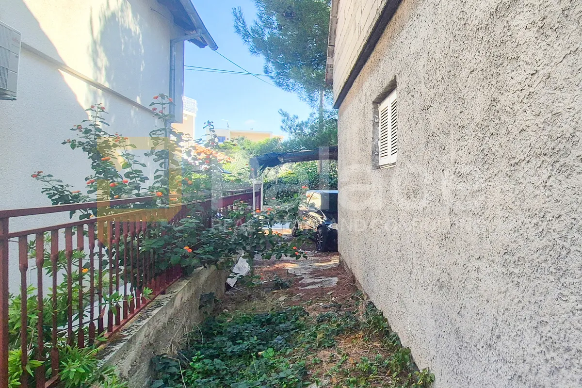 samostojeća prizemnica s potkrovljem i vrtom, brodarica 159 m2 - slika 13