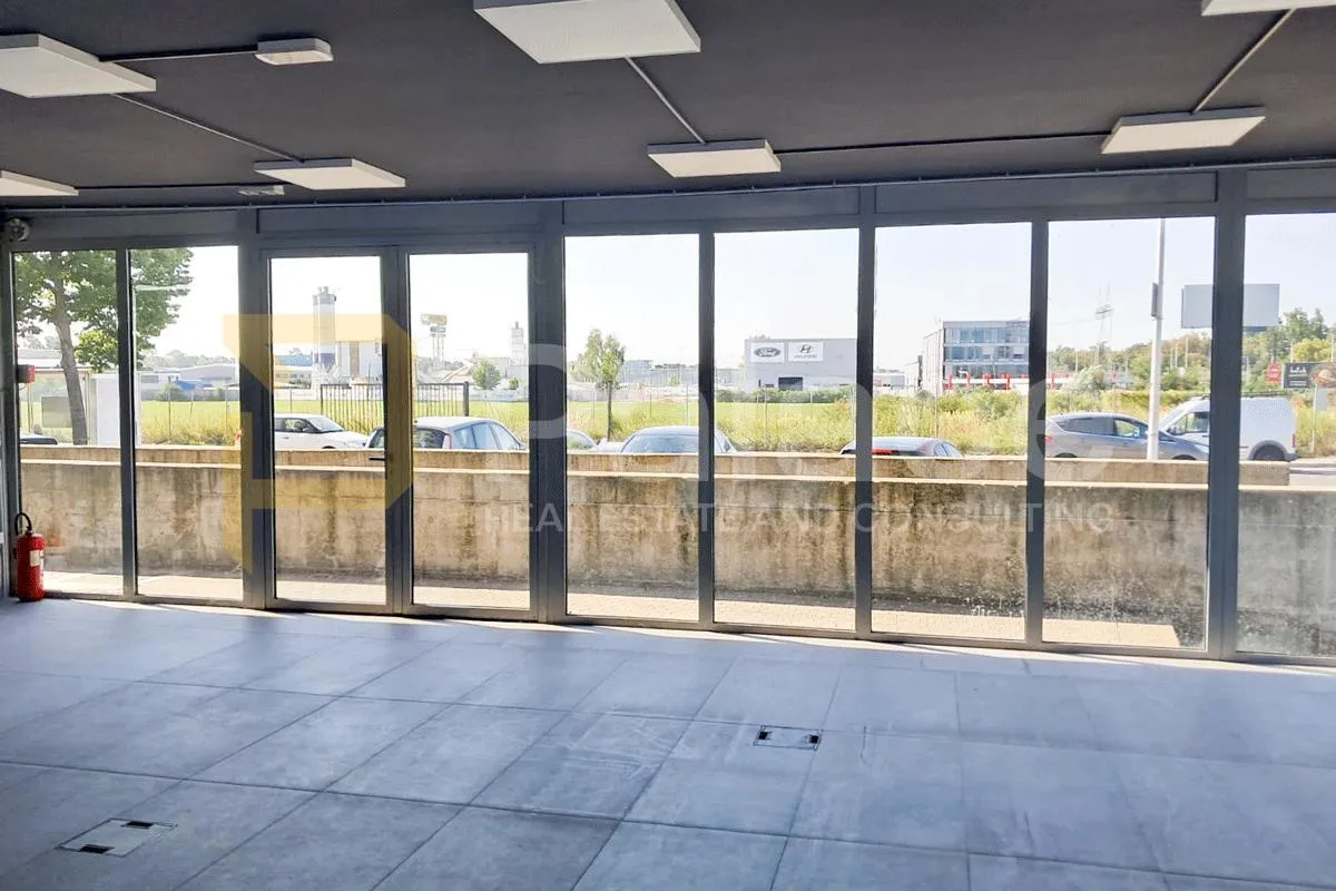 atraktivno: poslovni prostor sa skladištem 354,70 m² - jelkovec, sesvete - slika 3