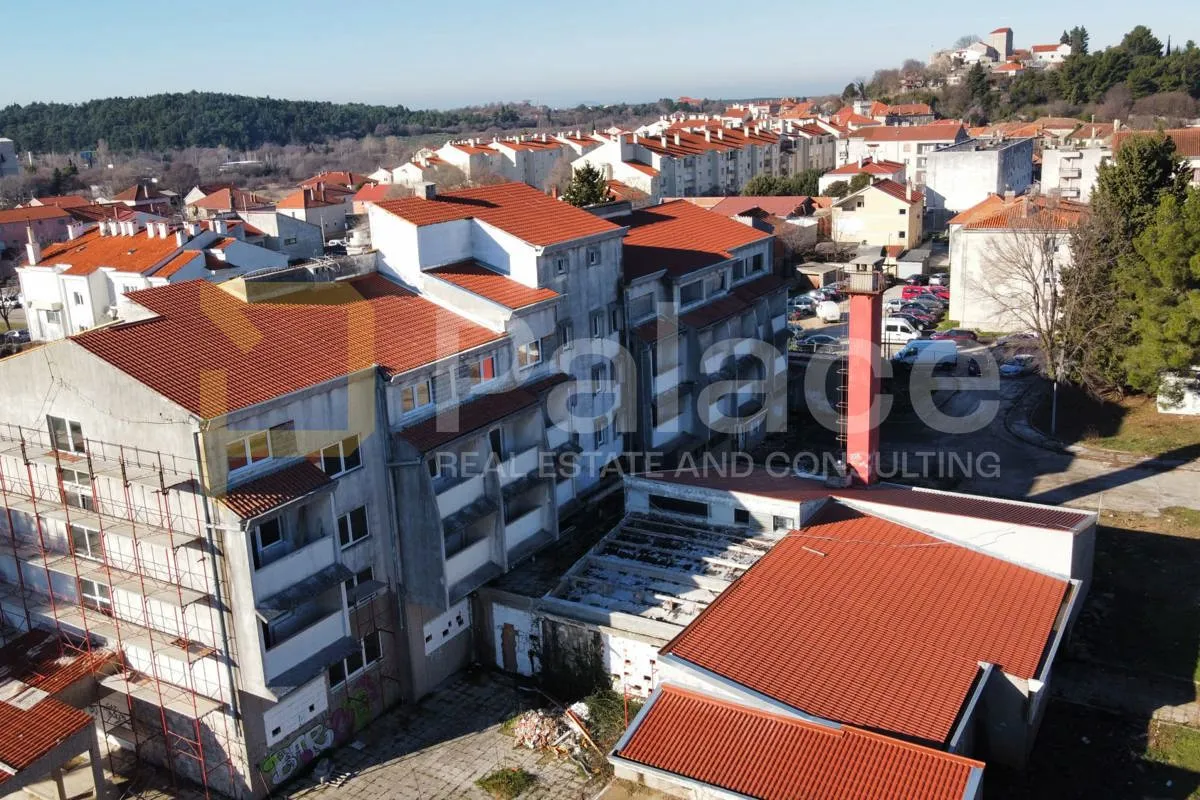 jedinstvena prilika: hotel za renovaciju u centru benkovca - slika 5