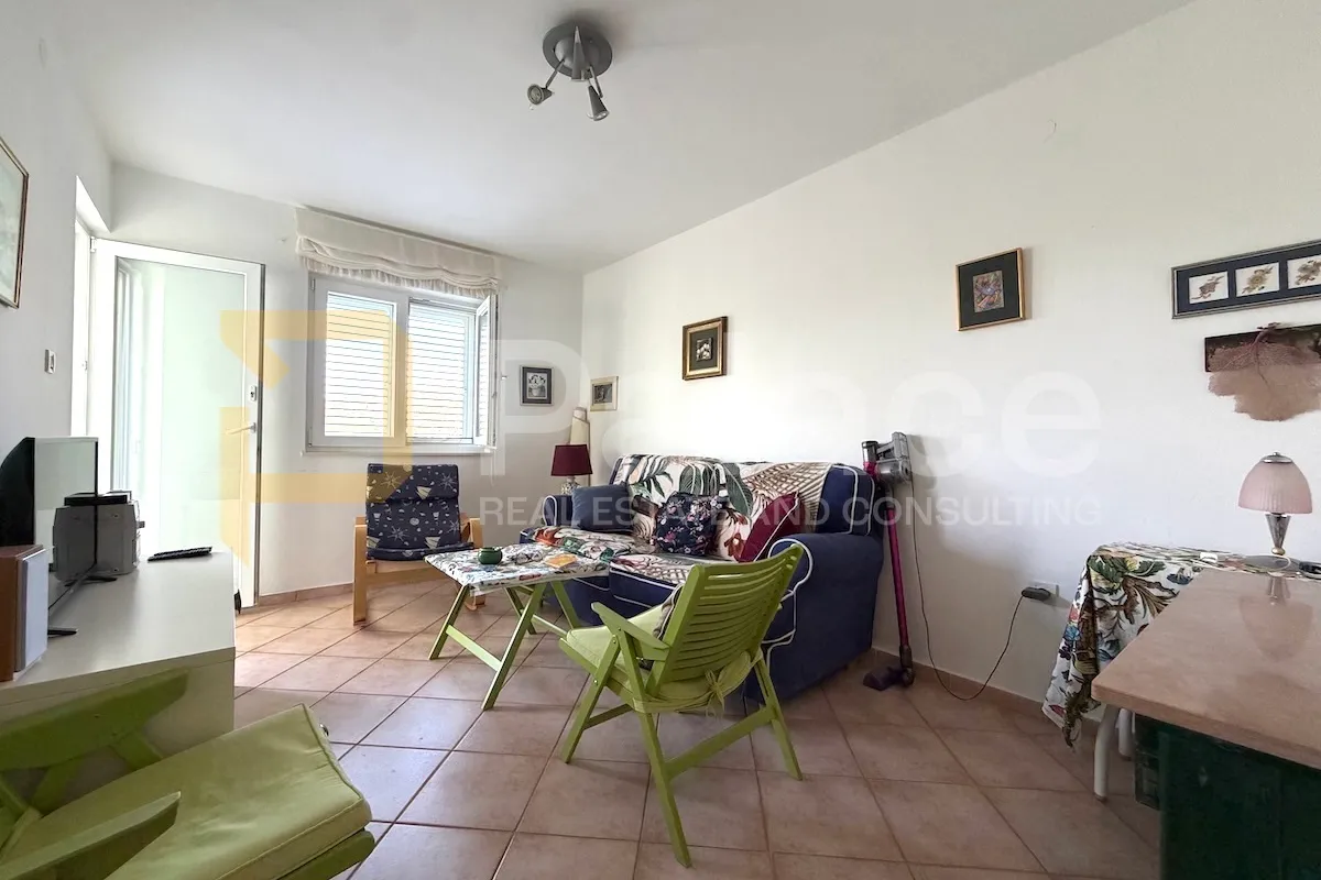 dvosoban stan na korak do mora, šparadići - slika 8