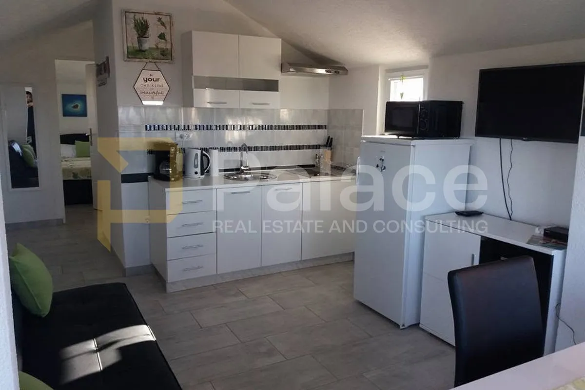 *sniženo* prekrasna kuća s apartmanima, maslinica, šolta - slika 12