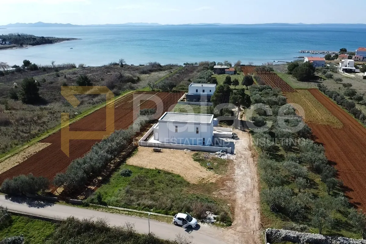privlaka : građevinsko zemljište 400 m2 200 metara od mora - slika 2