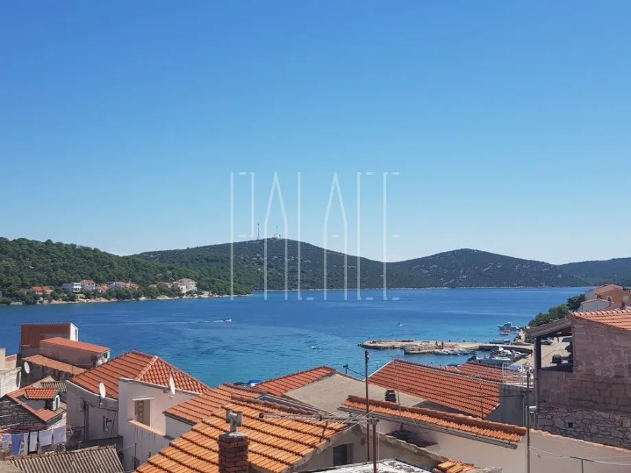 *kuća: tisno, katnica, 400 m2 - slika 17