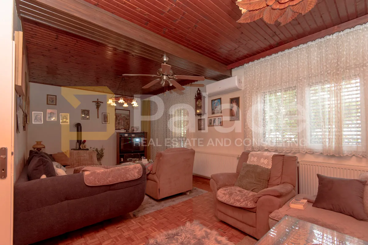 kuća s četiri stambene jedinice 325m2 - vodice - slika 16