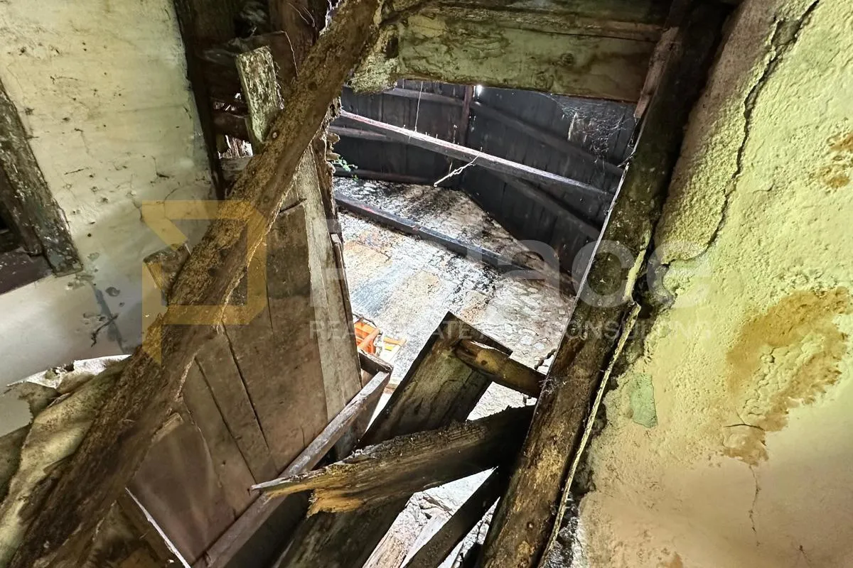 stara kamena kuća 20 metara od mora - slika 4