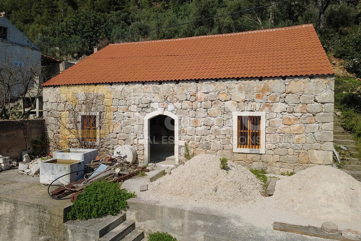 stara kamena mlinica za obnovu - otok mljet - slika 5
