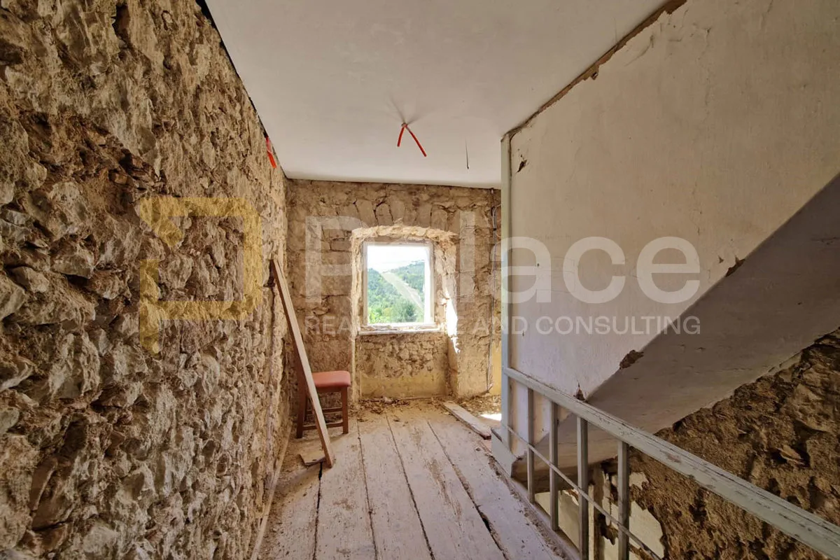 predivna kamena kuća s okućnicom i pogledom, križišće, 250 m² - slika 14