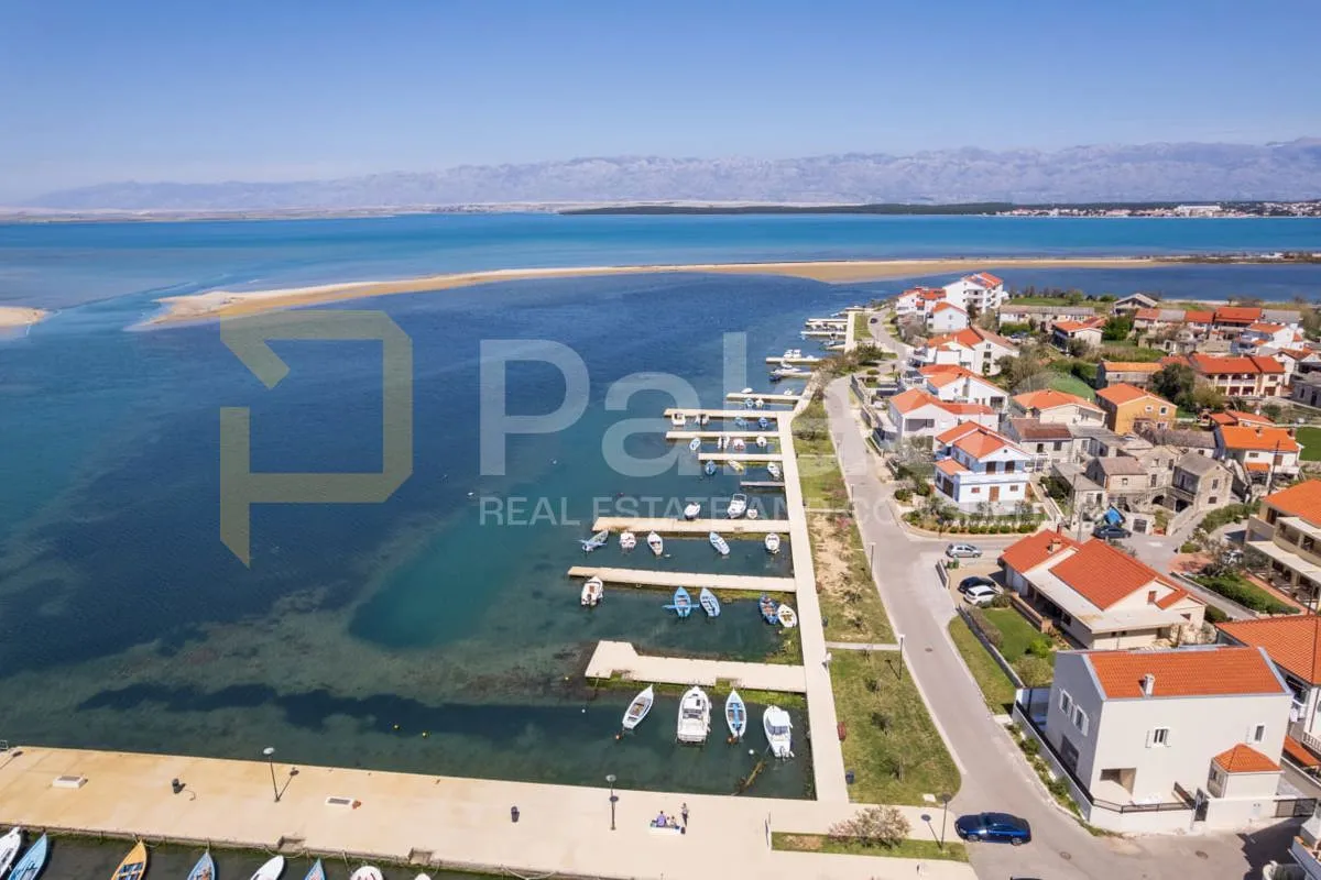 luksuzna villa - centar nina - 10 metara od mora - slika 8