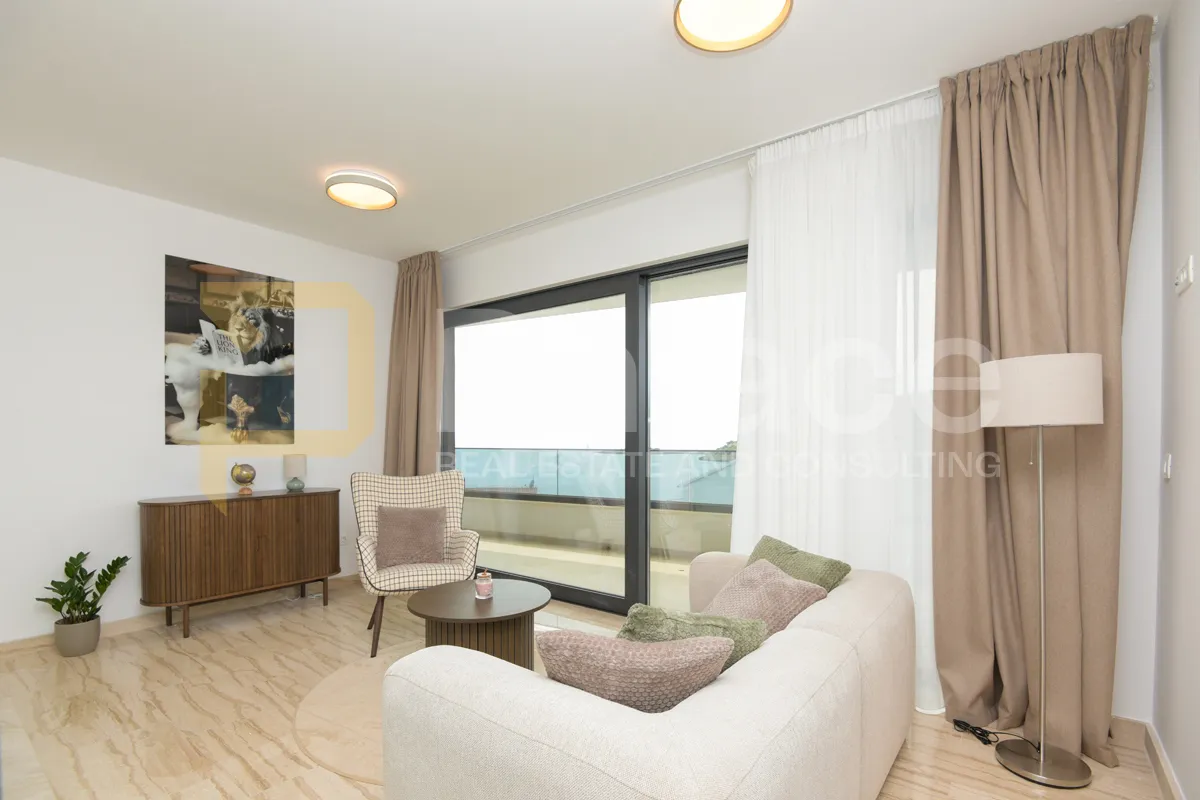 luksuzna vila u mirnoj uvali na svega 100 m od mora- rogoznica - slika 28