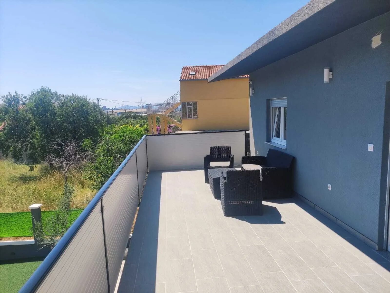moderna kuća s bazenom u mirnom predjelu splita: 160m2 (prodaja) - slika 12