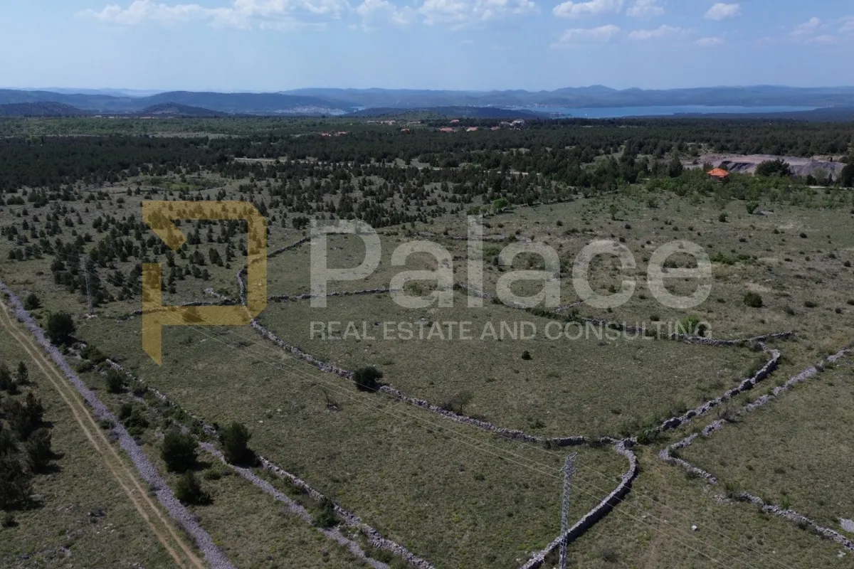 Atraktivno zemljište u blizini NP Krka - Lozovac, Šibenik