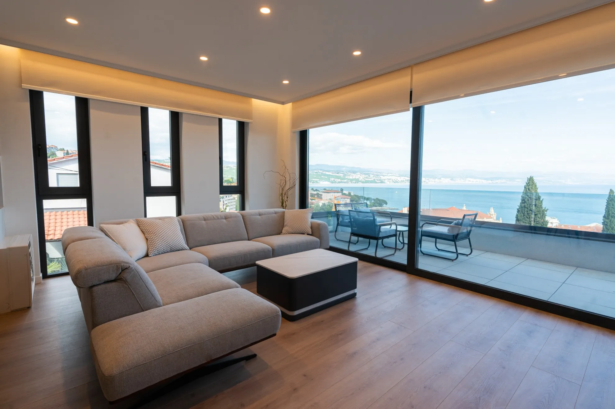 Luksuzan stan u prizemlju novogradnje s pogledom, Opatija, 139m2