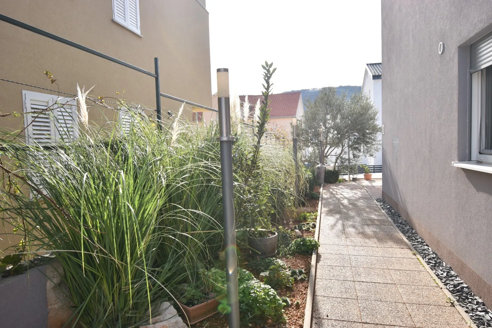 samostojeća kuća s apartmanima blizu plaže, grebaštica 270 m2 - slika 18