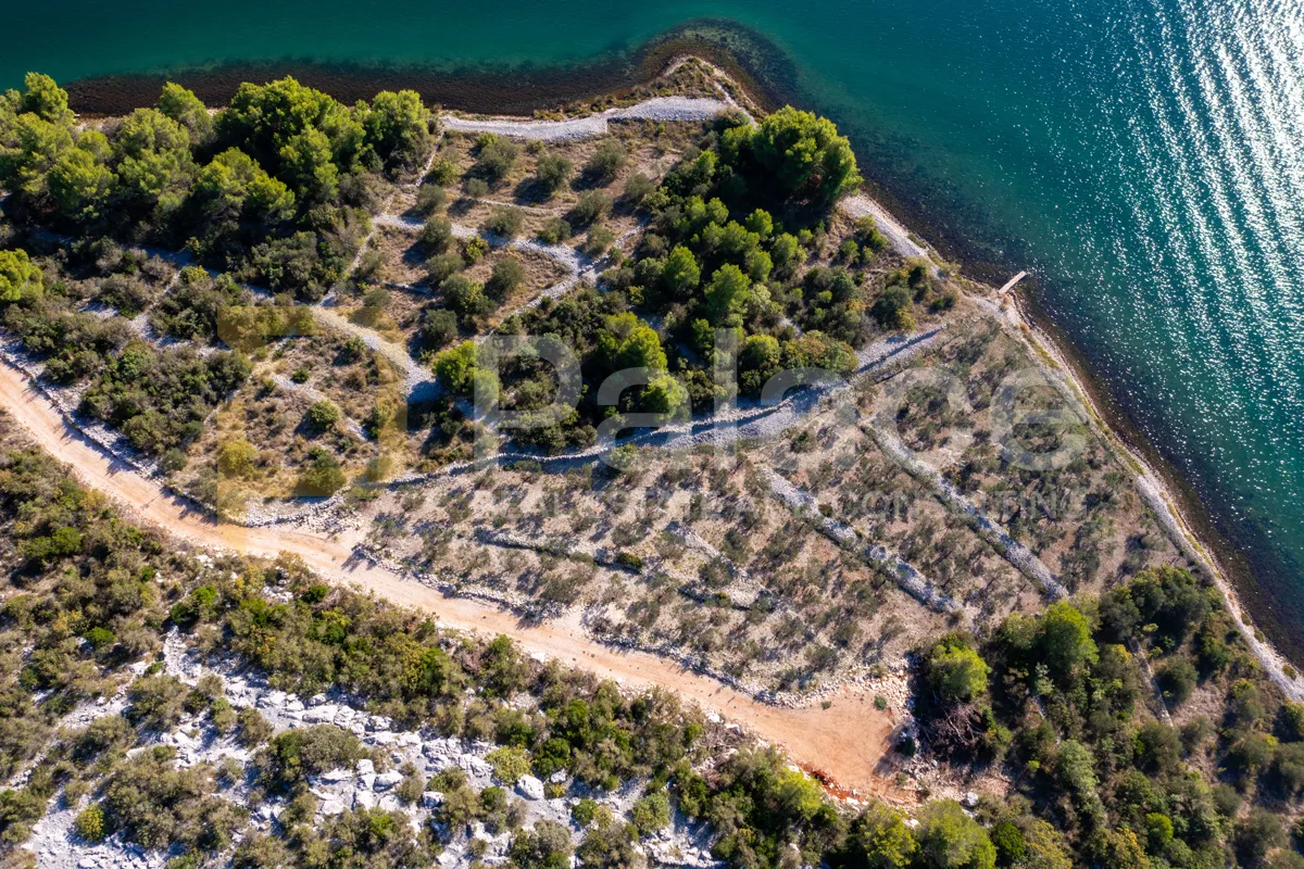 bilice, vrulje: poljoprivredno zemljište u prvom redu do mora 4050m2 - slika 9
