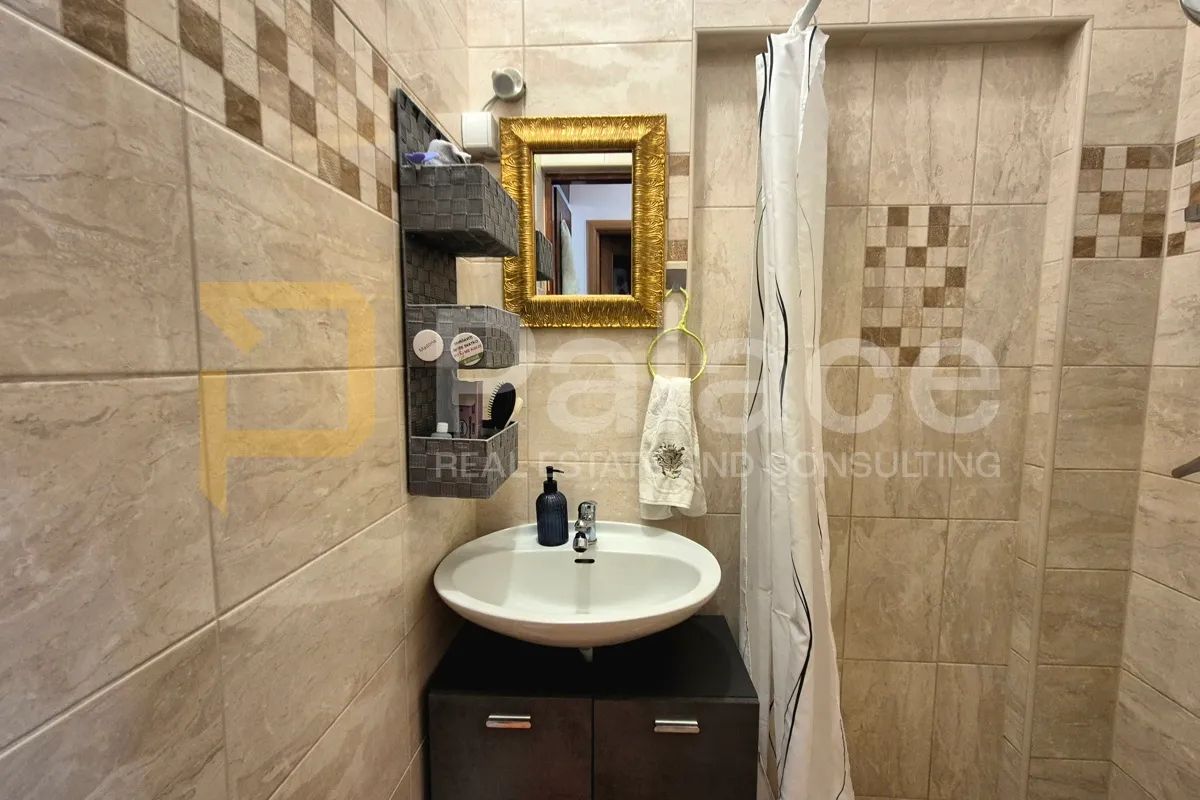 tkon : kuća s dva apartmana u samom centru 140 m2 - slika 8