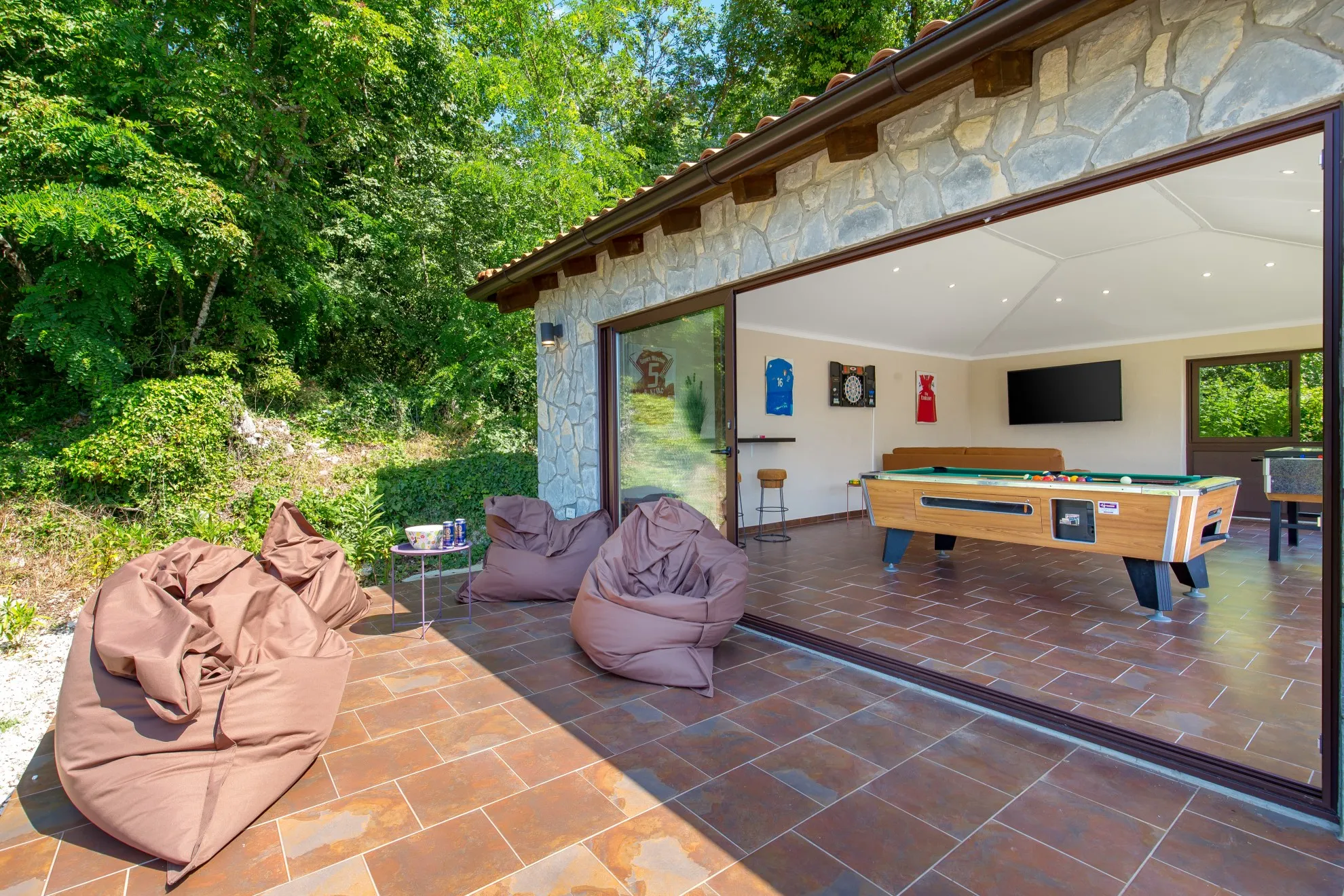 predivna kamena vila s bazenom u srcu istre, 300m2 + 700m2 okućnice - slika 14