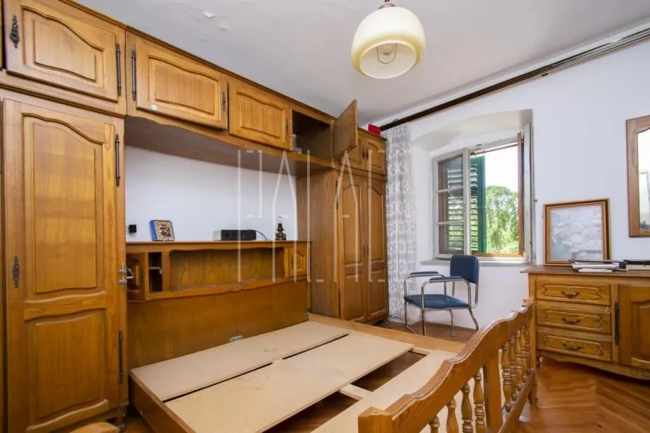 prekrasan povijesni ljetnikovac s perivojem u centru vodica, 180.00 m2 - slika 15