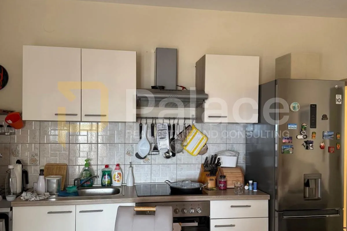 prilika! stan u zgradi 100 metara od mora 60m2 - slika 3