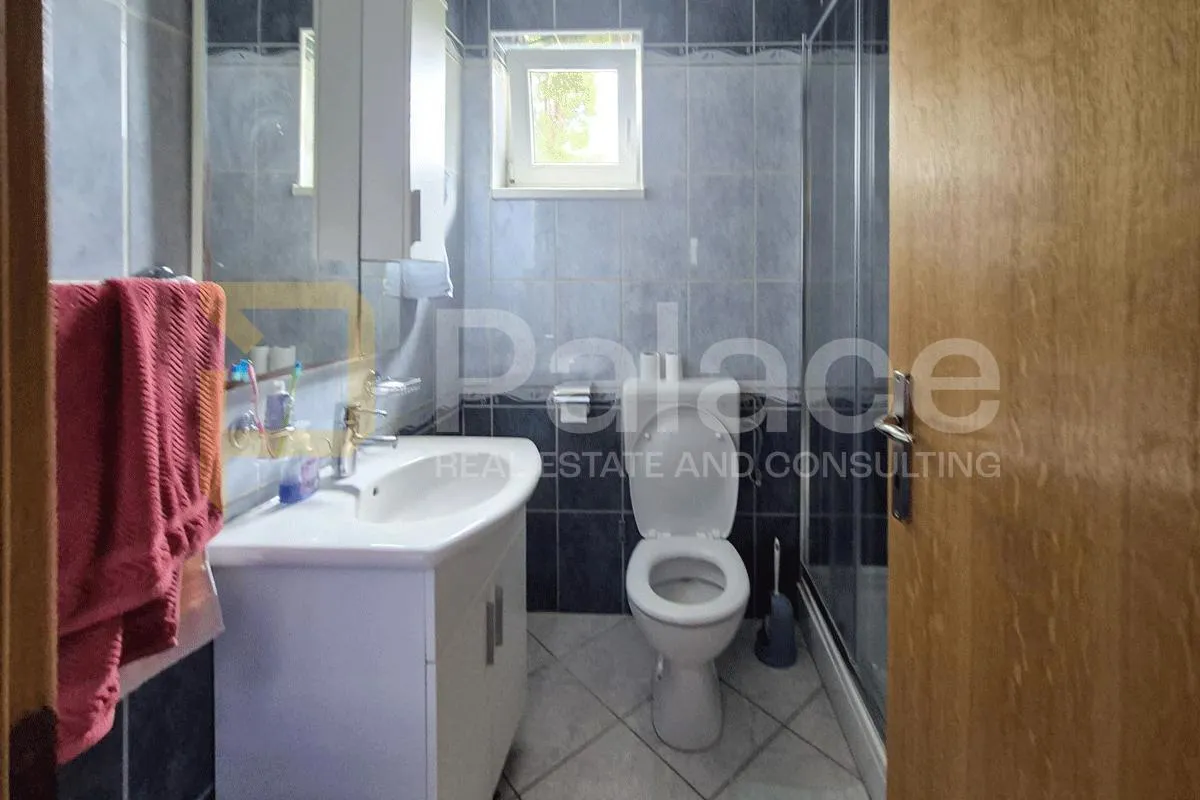 malinska 2s+db 1. kat s vrtom, parkingom i pogledom na more 280.000 € - slika 7
