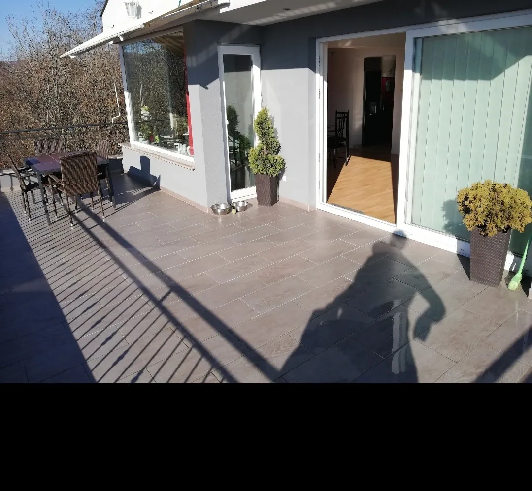 luksuzan stan 125m2 s velikom terasom, brešca, matulji - slika 2