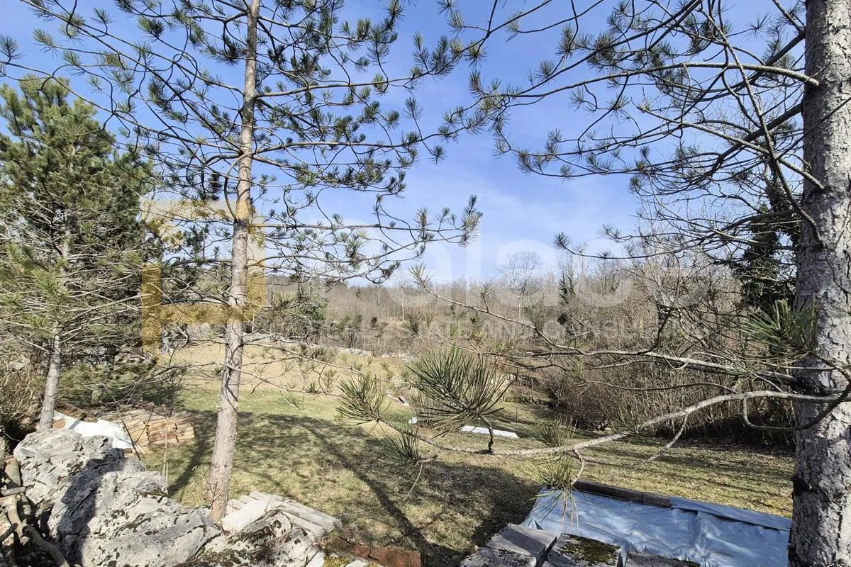 prodaja zemljišta 582 m² – brgud, izvrsna lokacija - slika 3