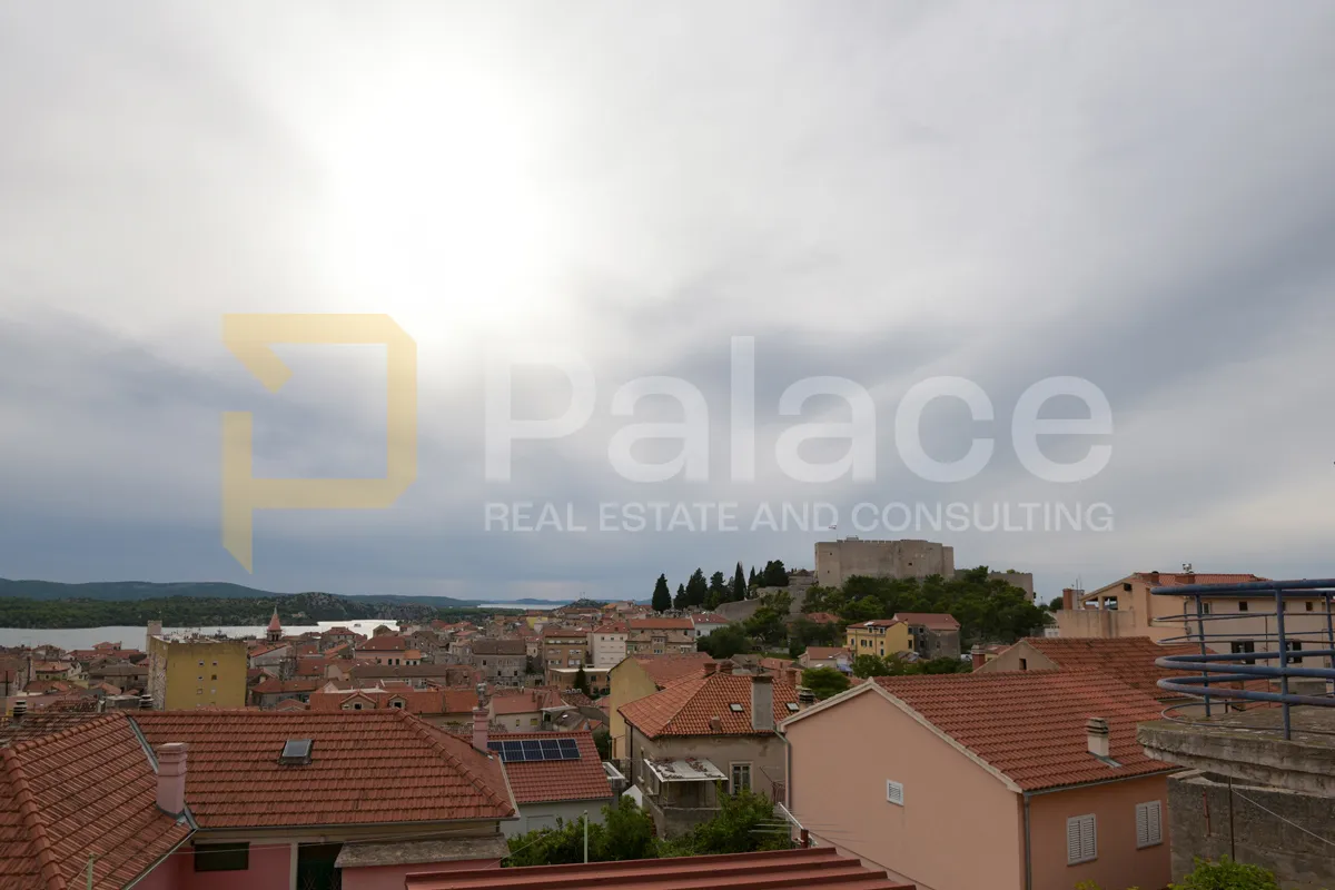 varoš: jedinstveni prostrani stan s pogledom na more 86m2 - slika 19