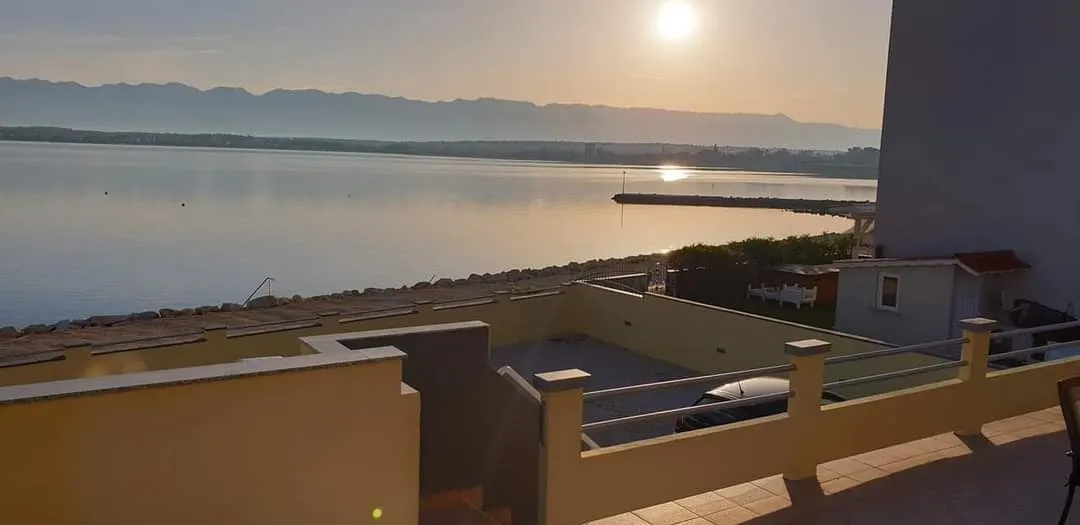 nin : apartmanska kuća na samoj obali - slika 8