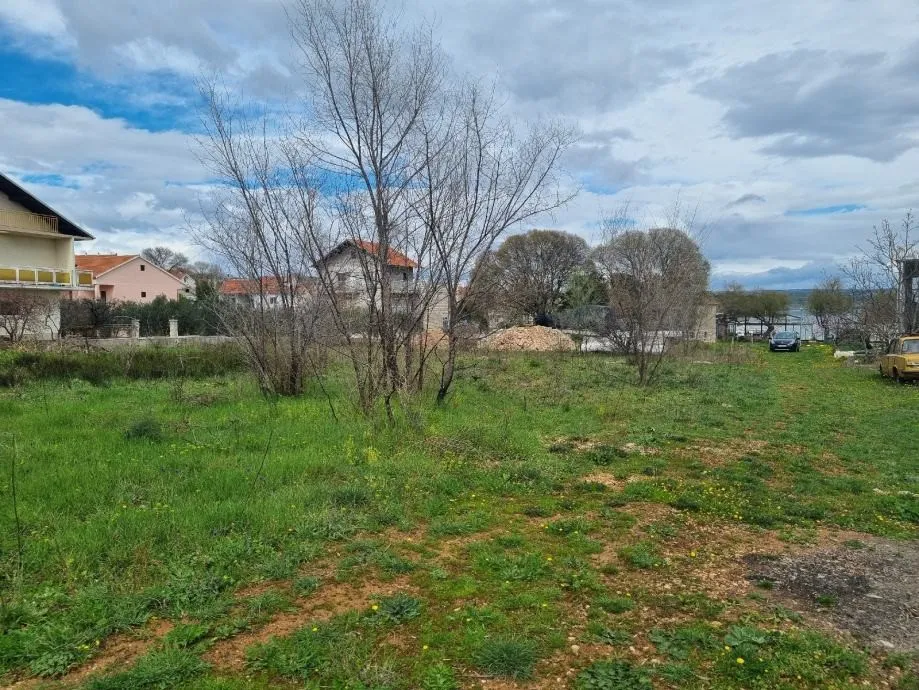 građevinsko zemljište uz more, raslina, 1392 m2 - slika 2